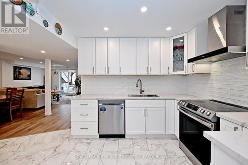 22 Walter Tunny Crescent, East Gwillimbury, ON - Indoor Photo Showing Kitchen With Double Sink With Upgraded Kitchen