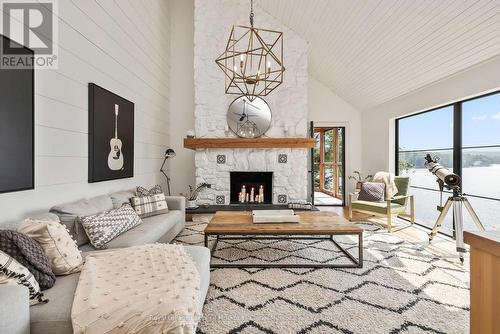 9 - 1184 Mortimer'S Point Road, Muskoka Lakes (Medora), ON - Indoor Photo Showing Living Room With Fireplace