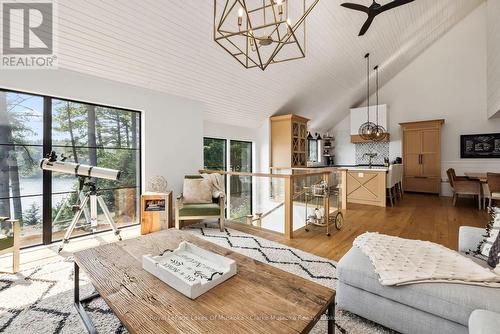 9 - 1184 Mortimer'S Point Road, Muskoka Lakes (Medora), ON - Indoor Photo Showing Living Room