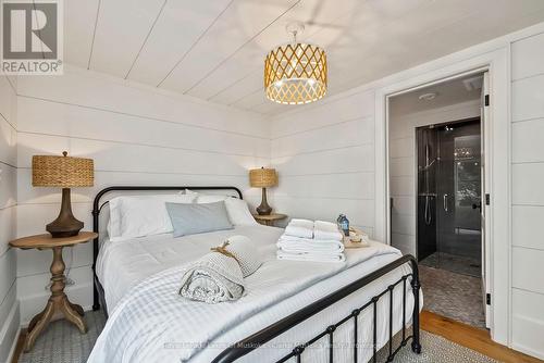 9 - 1184 Mortimer'S Point Road, Muskoka Lakes (Medora), ON - Indoor Photo Showing Bedroom