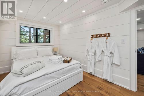 9 - 1184 Mortimer'S Point Road, Muskoka Lakes (Medora), ON - Indoor Photo Showing Bedroom