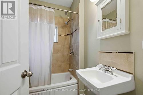 12 Albert Road, Quinte West (Frankford Ward), ON - Indoor Photo Showing Bathroom