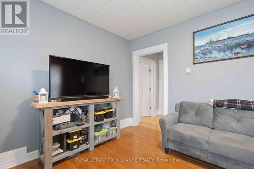 12 Albert Road, Quinte West (Frankford Ward), ON - Indoor Photo Showing Living Room