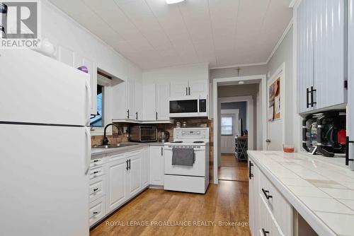 12 Albert Road, Quinte West (Frankford Ward), ON - Indoor Photo Showing Kitchen