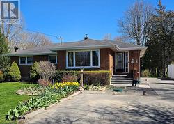 471 COUNTY ROAD 3 Prince Edward County (Ameliasburg Ward), ON K8N 4Z1