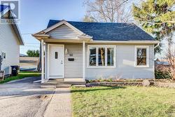 60 RIVERSIDE DRIVE W  Woolwich, ON N3B 1R8