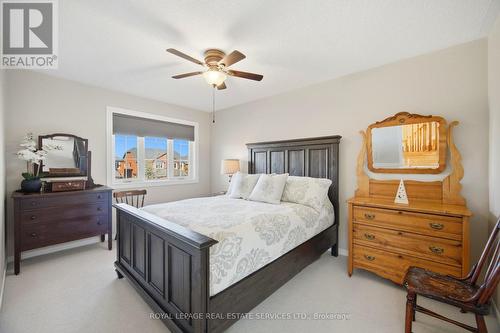 5593 Palmerston Crescent, Mississauga, ON - Indoor Photo Showing Bedroom