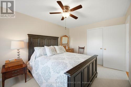 5593 Palmerston Crescent, Mississauga, ON - Indoor Photo Showing Bedroom