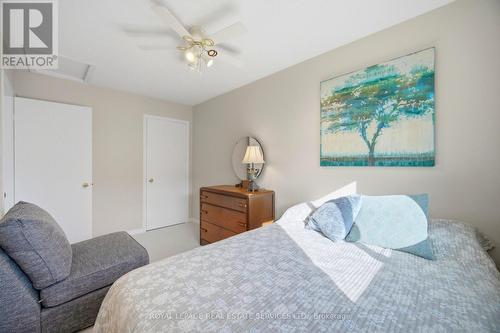 5593 Palmerston Crescent, Mississauga, ON - Indoor Photo Showing Bedroom