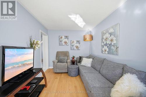 5593 Palmerston Crescent, Mississauga, ON - Indoor Photo Showing Living Room