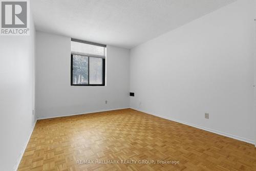 411 - 2871 Richmond Road, Ottawa, ON - Indoor Photo Showing Other Room