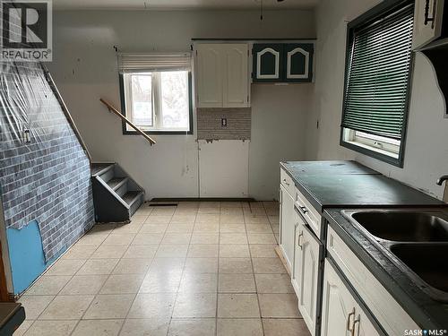 138 1St Avenue E, Montmartre, SK - Indoor Photo Showing Kitchen With Double Sink