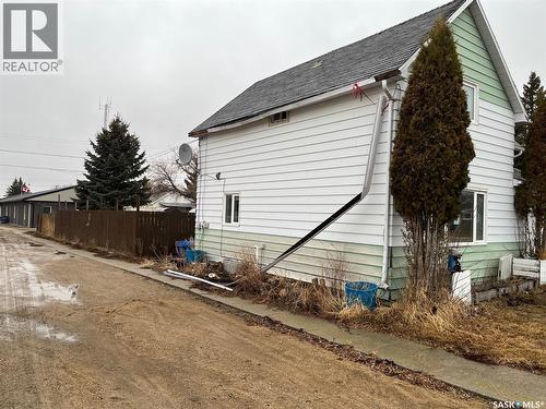 138 1St Avenue E, Montmartre, SK - Outdoor With Exterior