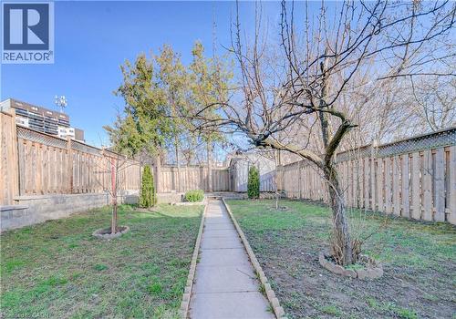 141 Mooregate Crescent, Kitchener, ON - Outdoor