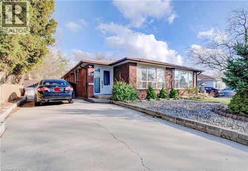 141 Mooregate Crescent, Kitchener, ON - Outdoor
