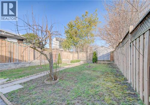 141 Mooregate Crescent, Kitchener, ON - Outdoor