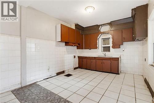 249 Wentworth Street N, Hamilton, ON - Indoor Photo Showing Kitchen