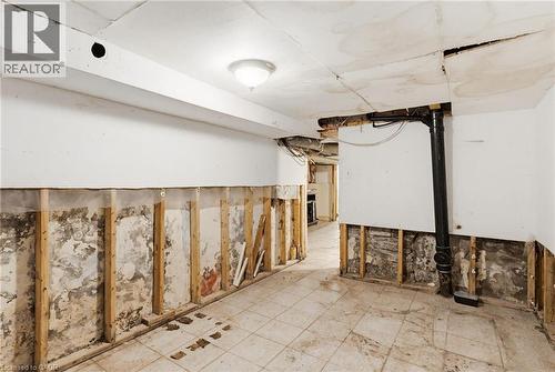 249 Wentworth Street N, Hamilton, ON - Indoor