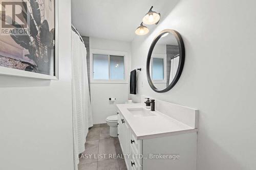 756 Dickens Avenue, Ottawa, ON - Indoor Photo Showing Bathroom