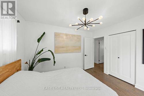 756 Dickens Avenue, Ottawa, ON - Indoor Photo Showing Bedroom