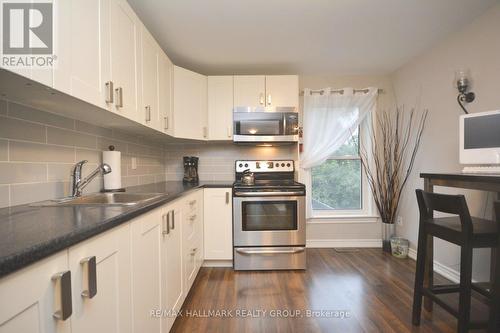 Apt 2 - 2nd level / Kitchen - 212 Flora Street, Ottawa, ON - Indoor Photo Showing Kitchen With Double Sink