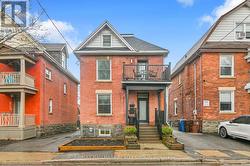 212 FLORA STREET  Ottawa, ON K1R 5R7