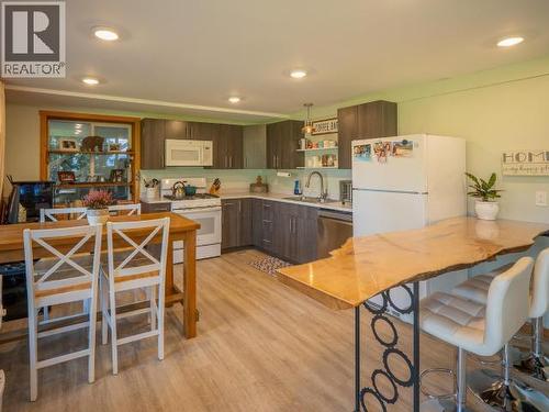 1819 Roberts Road, Powell River, BC - Indoor