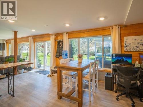 1819 Roberts Road, Powell River, BC - Indoor Photo Showing Dining Room