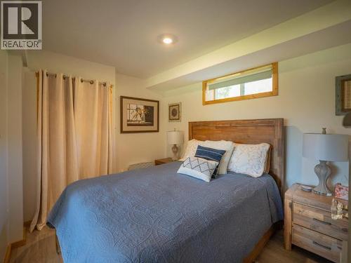 1819 Roberts Road, Powell River, BC - Indoor Photo Showing Bedroom