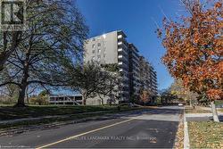 401 - 770 HAGER AVENUE Burlington, ON L7S 1X1