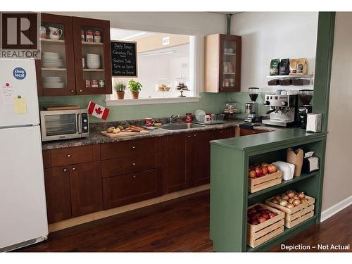 1881 Prairie Avenue, Port Coquitlam, BC 