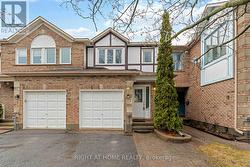 17 LOCHELAND CRESCENT Ottawa, ON K2G 6H2