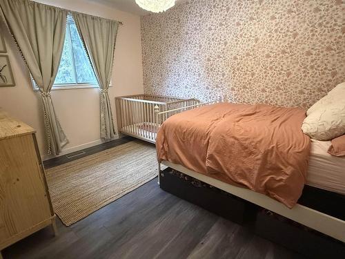 2031 Murphy Ave, Thunder Bay, ON - Indoor Photo Showing Bedroom