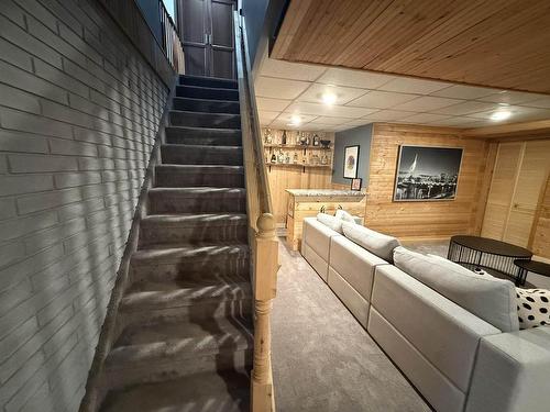 2031 Murphy Ave, Thunder Bay, ON - Indoor