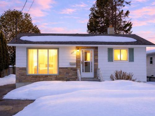 157 Burriss Street  Thunder Bay, ON P7A 3E3