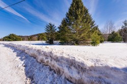 4-16 Ch. du Tournesol Notre-Dame-Du-Laus, QC J0X 2M0