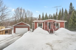 40 Ch. du Hibou  Val-Des-Lacs, QC J0T 2P0