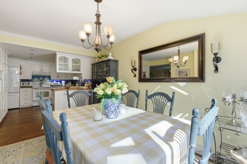 Dinette - 215-778 Rue Principale, Saint-Sauveur, QC - Indoor Photo Showing Dining Room