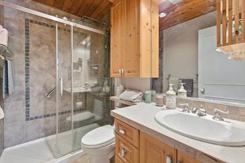 Master Bathroom - 215-778 Rue Principale, Saint-Sauveur, QC - Indoor Photo Showing Bathroom