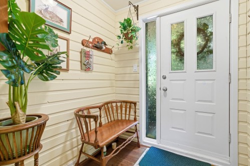 Mud Room - 215-778 Rue Principale, Saint-Sauveur, QC -  With Exterior