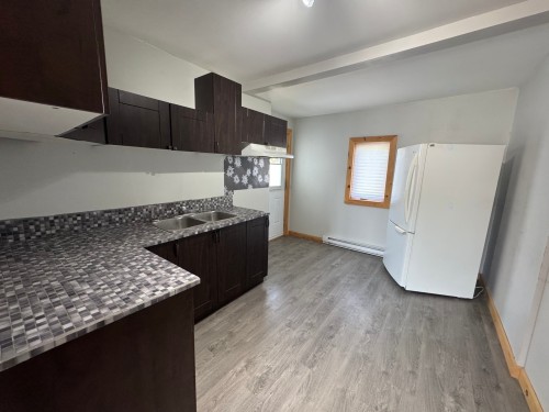 Cuisine - 57 Rue Latourelle, Témiscaming, QC - Indoor Photo Showing Kitchen With Double Sink