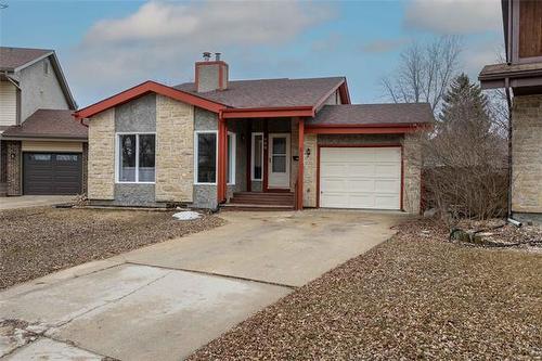 106 Tranquil BAY  Winnipeg, MB R3T 5E1