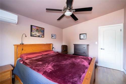 1804 Richardson St, Victoria, BC - Indoor Photo Showing Bedroom