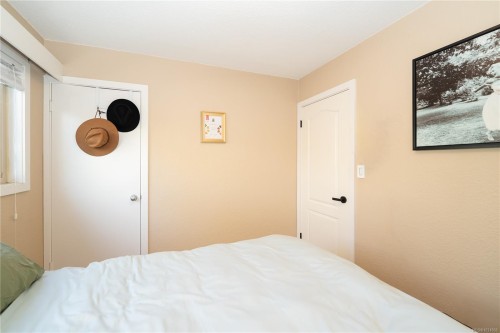 1804 Richardson St, Victoria, BC - Indoor Photo Showing Bedroom