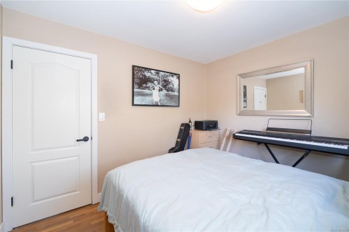 1804 Richardson St, Victoria, BC - Indoor Photo Showing Bedroom