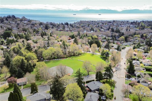 1804 Richardson St, Victoria, BC - Outdoor With View
