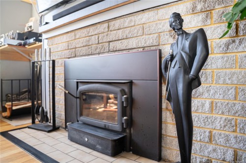 1804 Richardson St, Victoria, BC -  Photo Showing Other Room With Fireplace