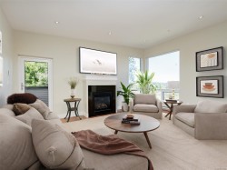 302-6981 East Saanich Rd Central Saanich, BC V8Z 5Z2