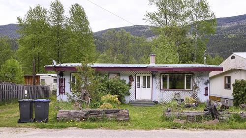 3782 River Drive, Blue River, BC - Outdoor