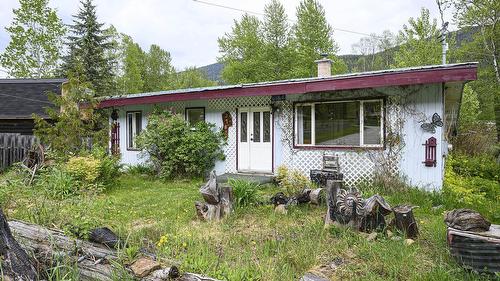 3782 River Drive, Blue River, BC - Outdoor